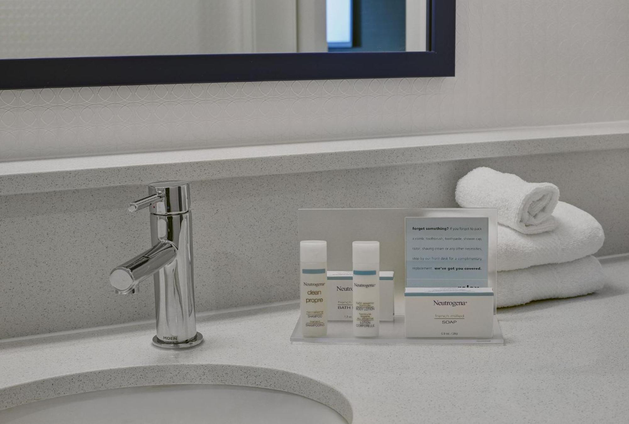 Hampton Inn Peterborough Luaran gambar