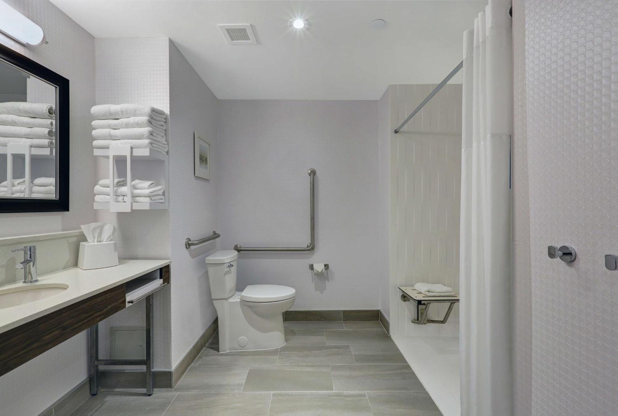 Hampton Inn Peterborough Luaran gambar